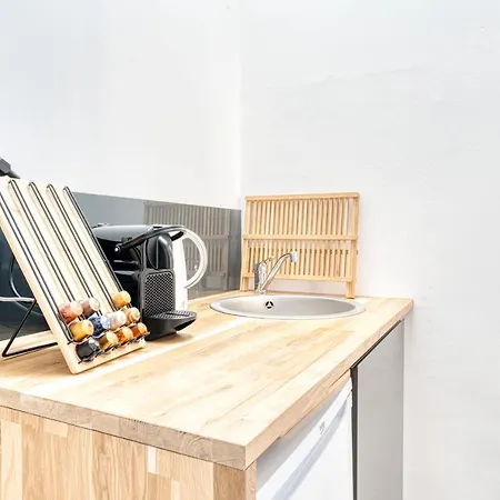 Large Apartment For 6 People In Bayeux Bayeux