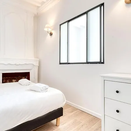 Large Apartment For 6 People In Bayeux *